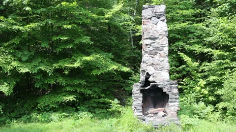 Old abandoned cabin fireplace Video stock 25008858
