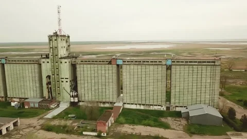 Old abandoned Grain elevator. building of industrial complex Stock Footage 160817683