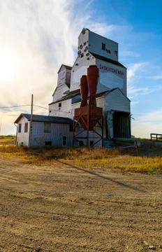 An old abandoned grain elevator 스톡 사진