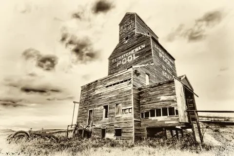 An old, abandoned grain elevator Stock Photos