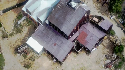 Old abandoned mine in forest Vídeo Stock 157359889