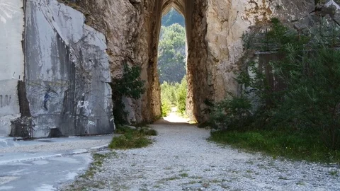 Old abandoned quarry 스톡 동영상 112981428