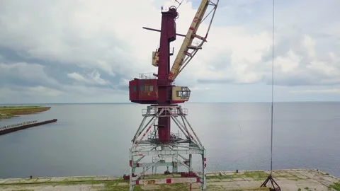 An old abandoned rusty crane in the seaport. Stock Footage 157105834