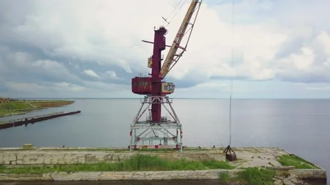 An old abandoned rusty crane in the seaport. Stock Footage 157107883
