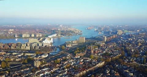Old Amsterdam Rooftops Looking Toward the IJ Waterway Vídeo Stock 71295450