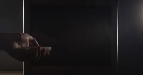 Old analog TV screen broadcasting white noise Vídeo Stock 201587391