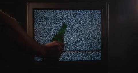 Old analog TV screen broadcasting white noise 库存影片 201587886