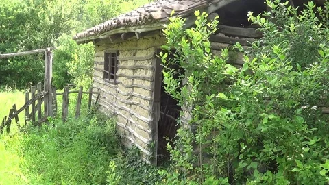 Old and abandoned barn for cattle Video stock 113002434
