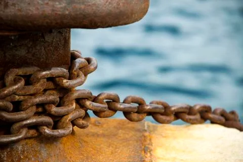 Old and rusty mooring post Foto stock