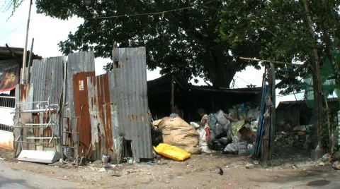 Old Asian Lady Looking Through Garbage 스톡 동영상 738186