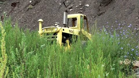 Old Back Hoe in Field Video stock 18524002