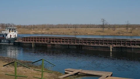 Old barge on the river. Stock-Footage 112239101