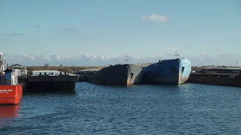 Old barges in harbour Stock-Footage 86801647