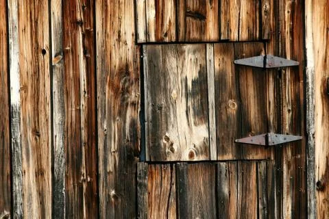 Old barn with closed window Foto stock