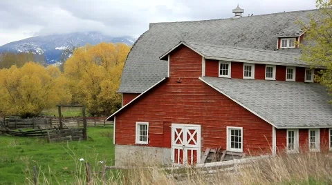 Old barn Stock Footage 755003