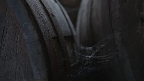 Old barrels Stockbeeldmateriaal 89866909