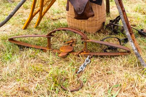 An old bear trap is displayed at a local farm and live stock show. Foto stock