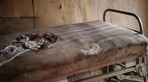 Old bed Vídeo Stock 36078864