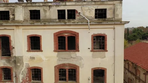 An old beuilding drone footage Vídeo Stock 139762143