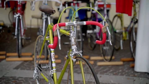 Old bicycle exposition 스톡 동영상 233670274