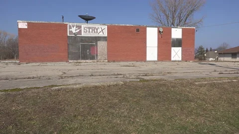 Old bingo hall closed due to COVID 19 pandemic lockdown restrictions Vidéo 149859413