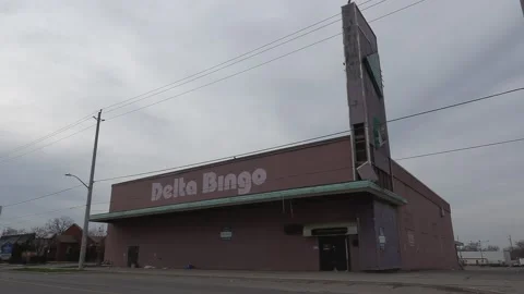 Old bingo hall closed due to COVID 19 pandemic lockdown Stockbeeldmateriaal 152071032