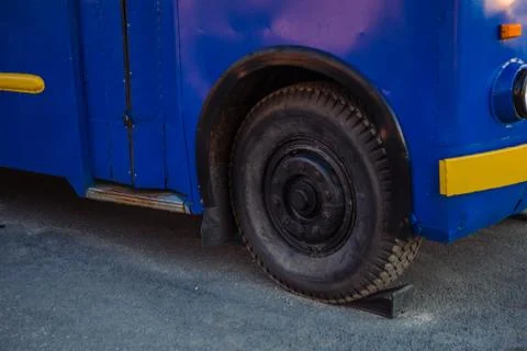 Old blue bus with yellow elements. Museum exhibit at the exhibition of techno 스톡 사진