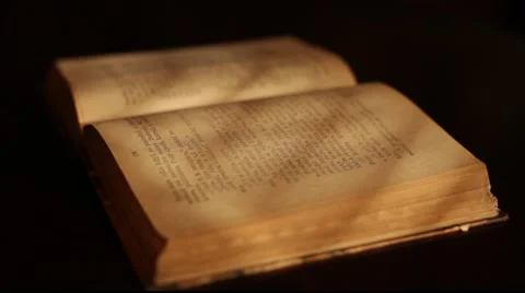 Old book turn page 库存影片 921255