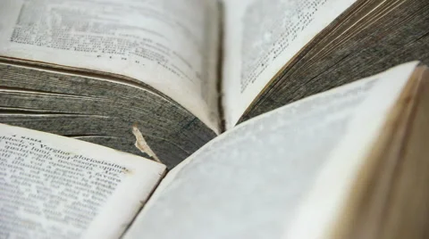 Old books close up pan Видео 43003688