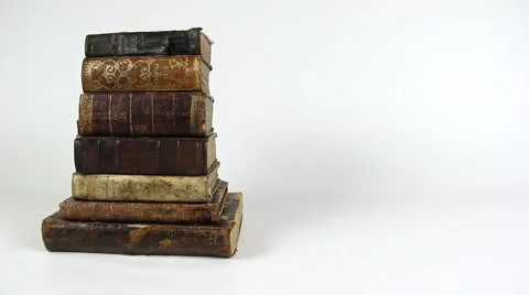 Old books column lateral dolly Видео 42998975