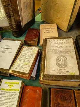 Old books on display Fotos de archivo