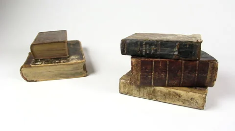 Old books dolly Видео 43032290