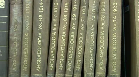 Old books in library Vídeo Stock 11493096