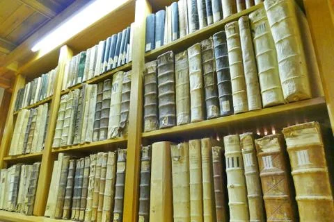 Old books library Stock Photos