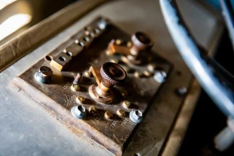 Old Brass Controls 스톡 사진
