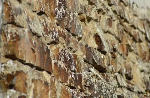 Old brickwork with fallen stones Foto stock
