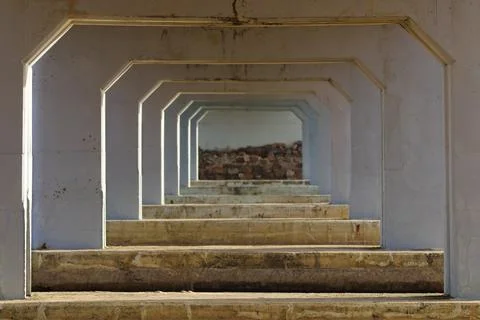 Old Bridge Crossing Structural Support Struts Perspective Stockfoto's