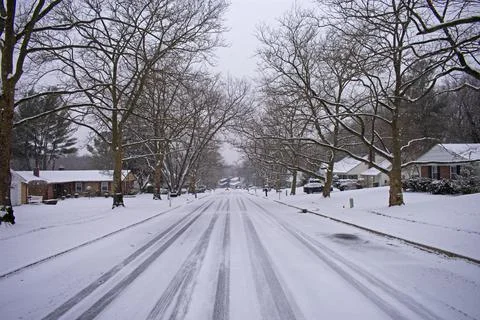 Old Bridge Mid Winter Snowfall -05 Stock Photos