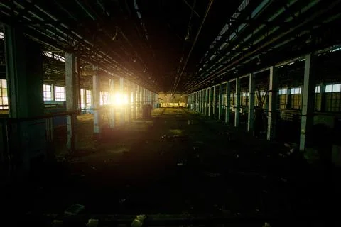 Old broken empty abandoned industrial building interior Fotos de archivo