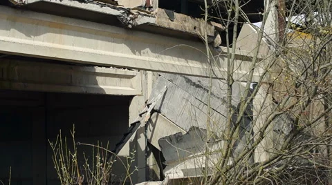 Old broken facilities, young trees 库存影片 57322804