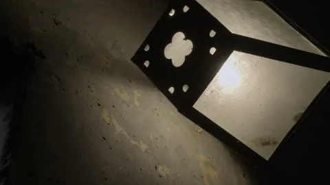 Old broken lamp with light inside 4K Vidéo 155148631