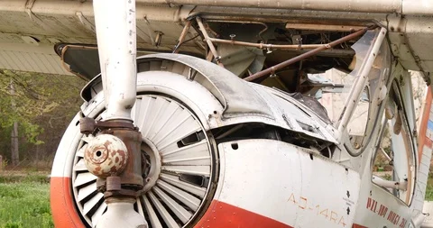 Old, Broken, Rusty Plane 스톡 동영상 114663723