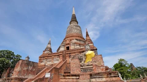 Old buddha statue and pagoda ,temple in Ayutthaya Historical Park. Stock Footage 139864477