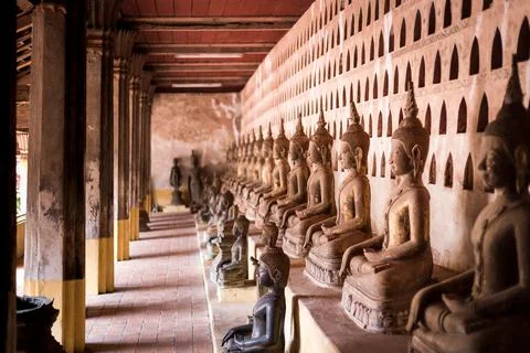 Old buddhist statues Stock Photos