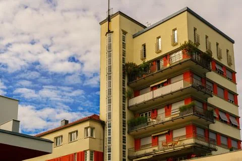 An old building below a cloudy summer sky Fotos Stock