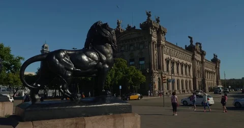 Old building  in  central Barcelona Stock-Footage 77128533