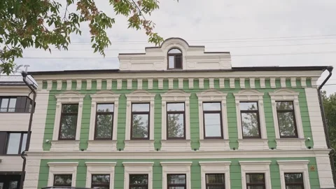 Old building in the city, building facade Video stock 329249013