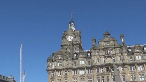 An old building with clock in Edinbirgh Stock-Footage 91143914