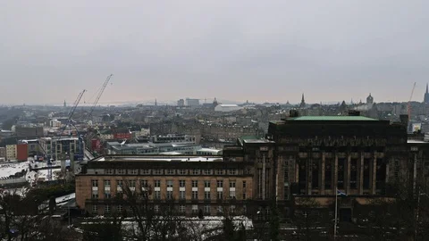 Old building downtown Edinburgh Video stock 128278571