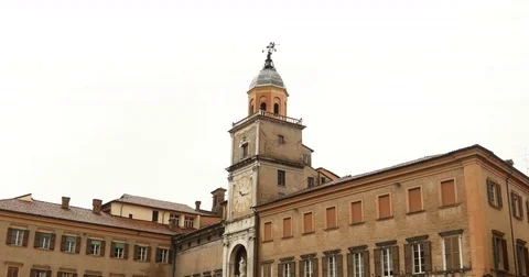 Old Building in Europe Vídeos de archivo 81808020
